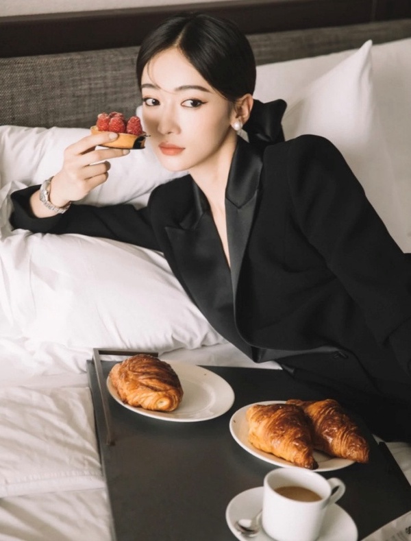 《尚食》吳謹言保養秘訣公開！居家刷酸大法太實用，還靠這招練出零贅肉「天鵝臂」