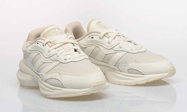2022超夯「牛奶糖色球鞋」推薦！Jordan新色、NB57/40必收，JILLSTUART SPOR韓妞圈超夯