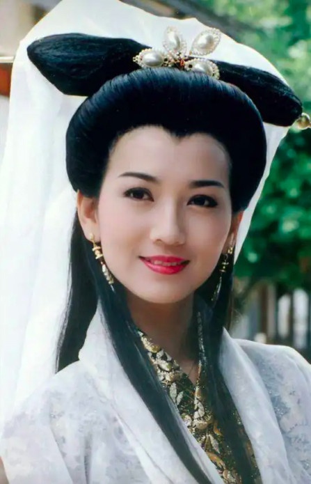 古裝劇明星演「相同角色」7：楊紫＆鞠婧禕「白娘子」