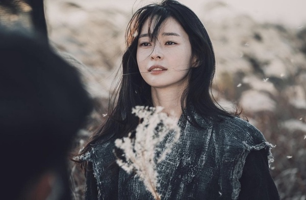 7位轉型演員的女團愛豆!《社內相親》金世正演技獲讚,《雪降花》Jisoo演技卻被批評