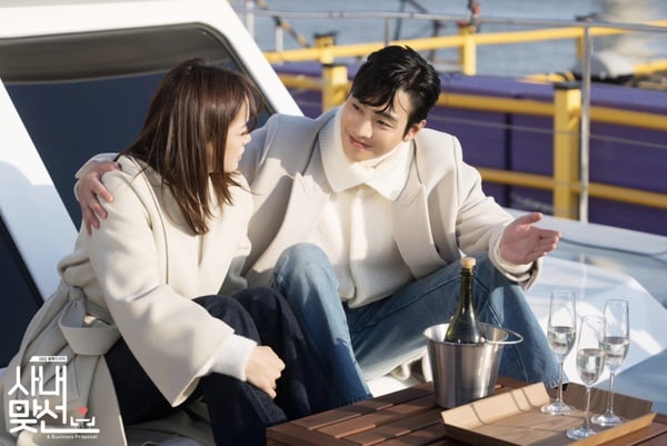 近期熱播韓劇話題度TOP2:《社內相親》21.21%