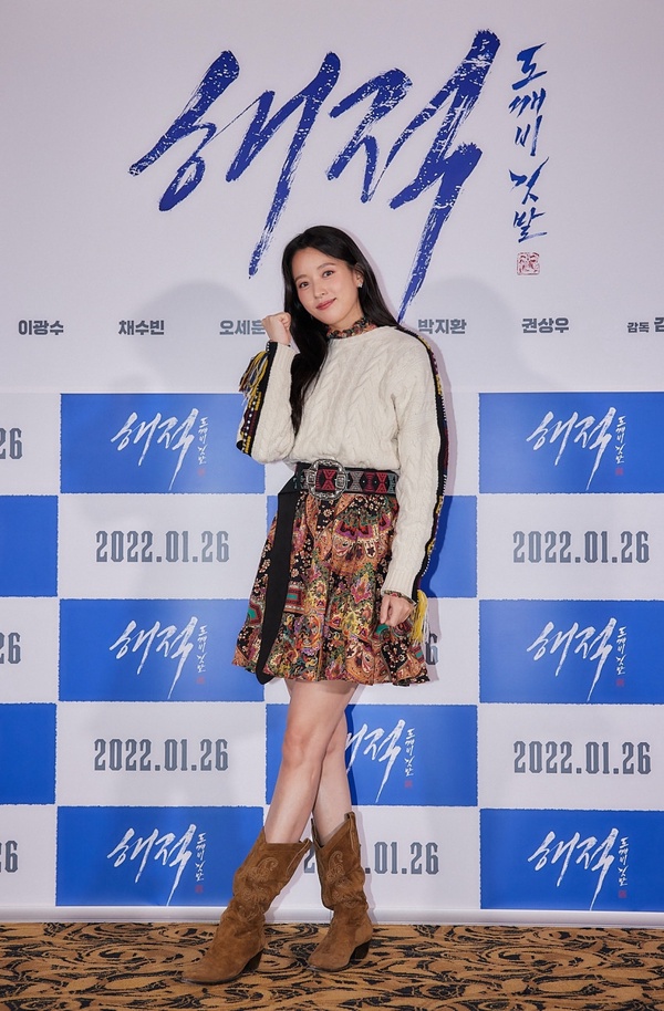 韓韶禧新劇造型被批醜！美女發佈會都亂穿，孫藝珍每次都被嫌、韓孝周有顏值就亂穿