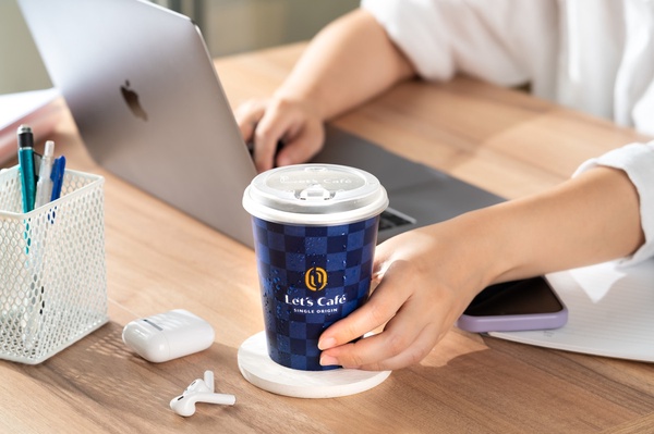 全家咖啡優惠！全家Let's Café美式、拿鐵「買6送6、買40送40」，再推極鬆餅「買6送3」
