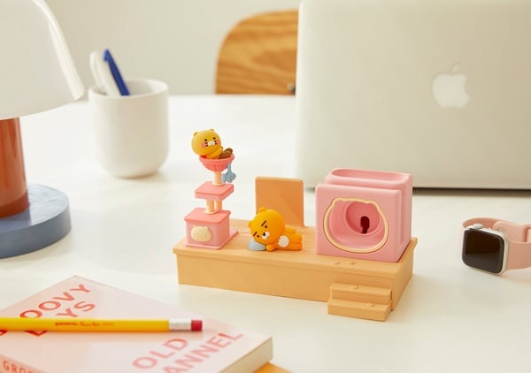 Kakao Friend 推出「萊恩三合一充電座」，手機、Airpods、Apple Watch充電一次搞定！
