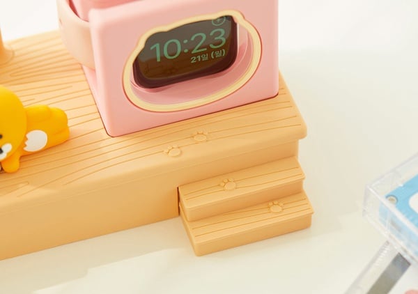 Kakao Friend 推出「萊恩三合一充電座」，手機、Airpods、Apple Watch充電一次搞定！