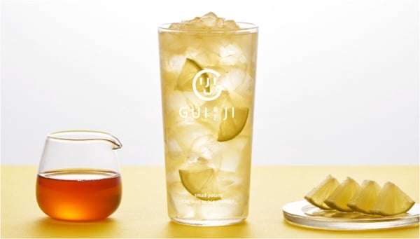 龜記雷夢蘆薈蜜，一杯無咖啡因的蜂蜜檸檬飲品，含有清爽的蘆薈果粒