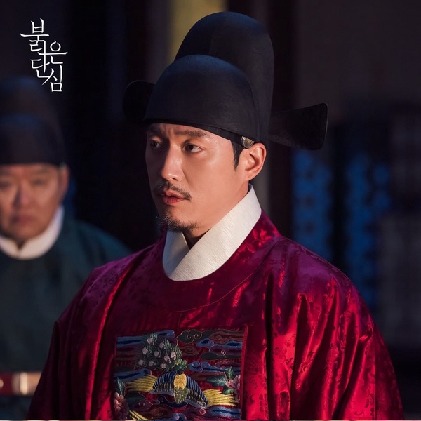 李準、姜漢娜《紅丹心》預告出爐！政治對決結合亂世虐戀，上演「血色宮廷羅曼史」
