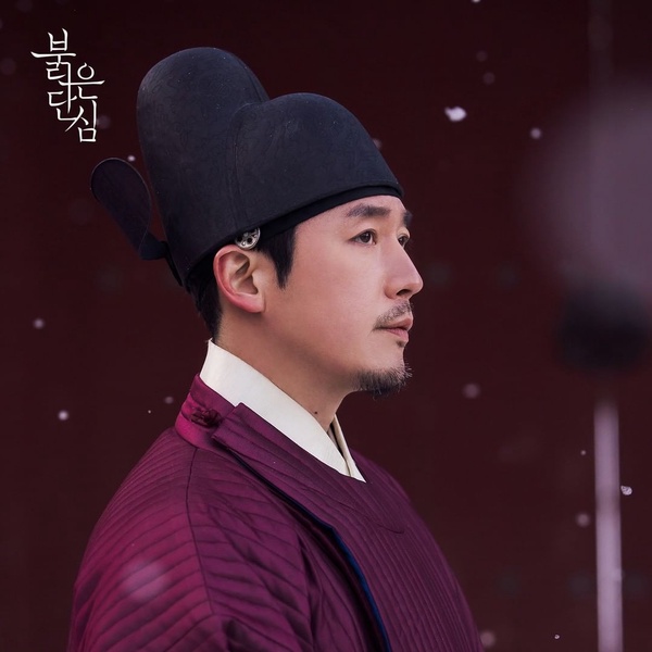 李準、姜漢娜《紅丹心》預告出爐！政治對決結合亂世虐戀，上演「血色宮廷羅曼史」