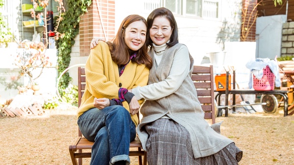 我的婆婆真可愛！12星座婆婆攻略解析，金牛靠禮物收服、獅子處女愛聽好話，雙魚難攻略