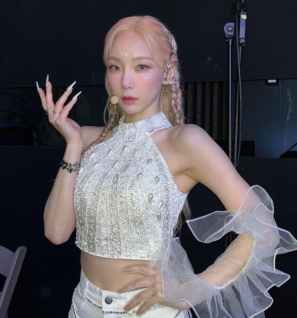 網議「女粉比男粉多」的女星！IU、金泰梨、韓韶禧超容易圈女粉，「這位」男女通殺