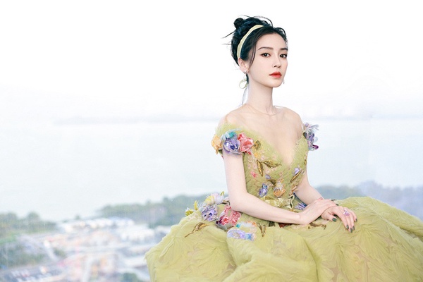 85後陸劇女星「微博超話流量」TOP 2:楊穎Angelababy