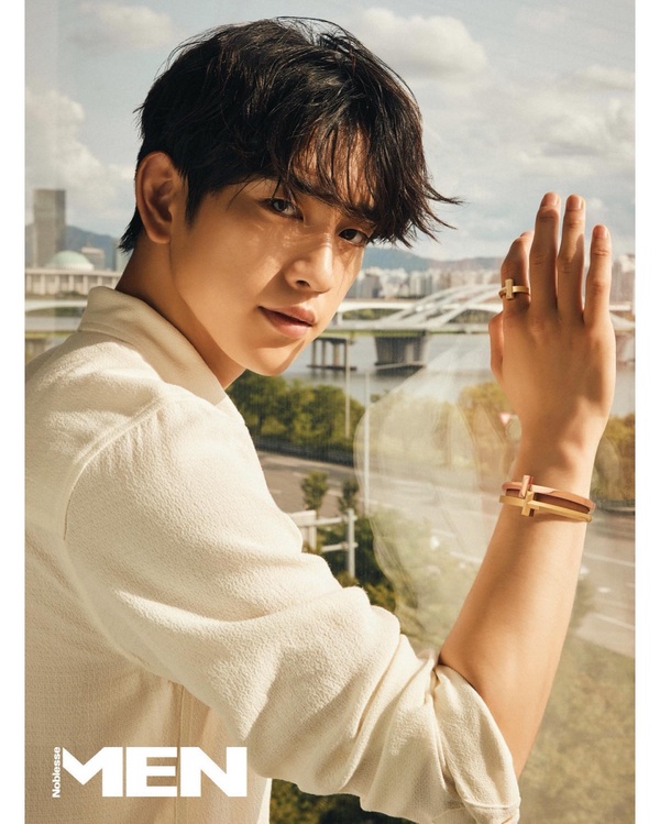 韓網熱議「JYP星探喜好」：安孝燮、朴栖含，和GOT7 的這兩位都是「端莊美男相」！