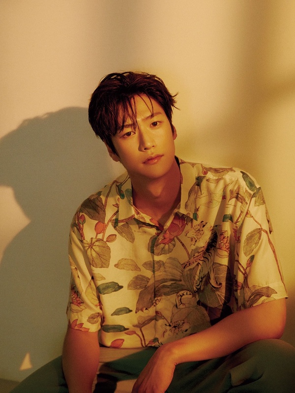 韓網熱議「JYP星探喜好」：安孝燮、朴栖含，和GOT7 的這兩位都是「端莊美男相」！