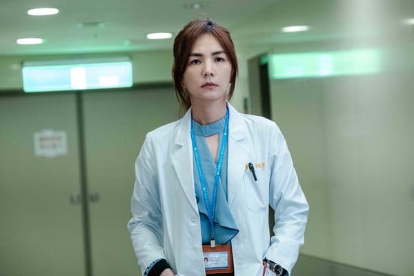 Ella《生命捕手》將開播！細數台灣醫療劇：《暴走女外科》奪金鍾、《白色巨塔》太經典