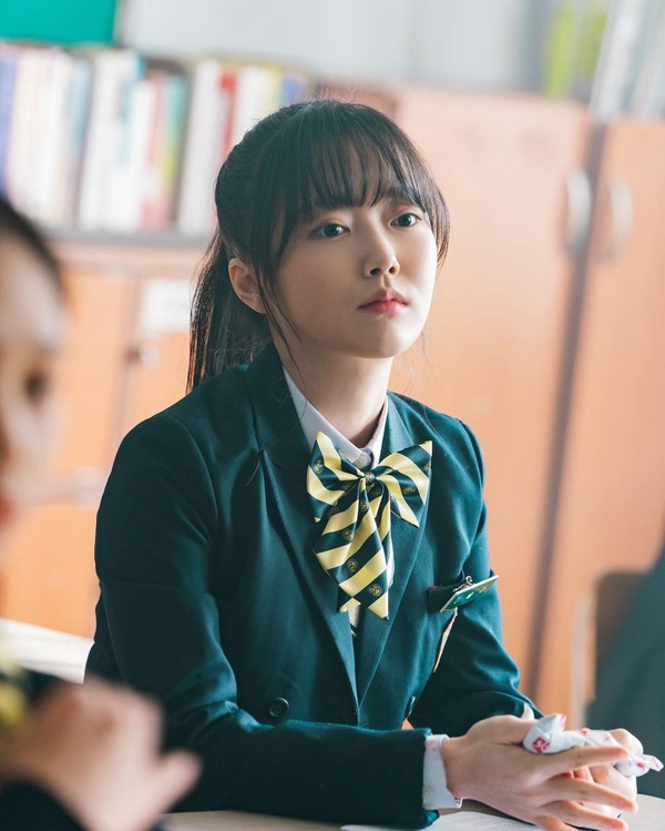 《魔幻之音》主配角介紹!「尹雅伊」是《怪物》的她,這位在《殭屍校園》生存到最後
