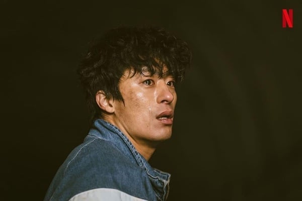 關於《D.P》具教煥的5件事！「奔四」終獲百想新人獎，當過製片還會寫劇本