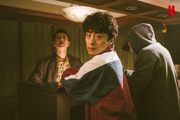關於《D.P》具教煥的5件事！「奔四」終獲百想新人獎，當過製片還會寫劇本