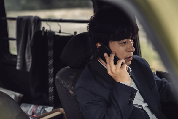 關於《D.P》具教煥的5件事！「奔四」終獲百想新人獎，當過製片還會寫劇本
