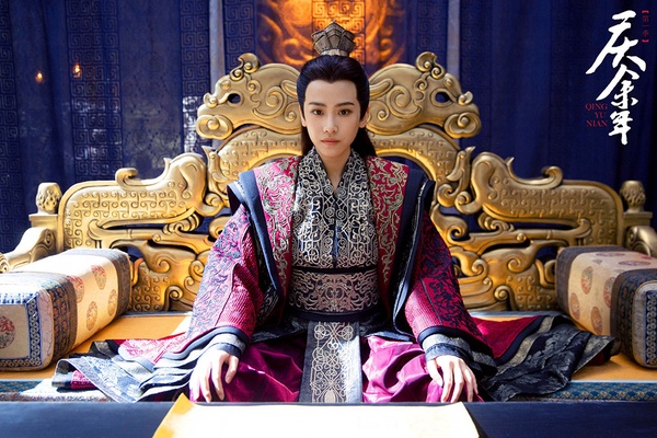 古裝劇9位女星演「女帝」！趙露思《且試天下》霸氣外露，袁冰妍《琉璃》腹黑陰狠