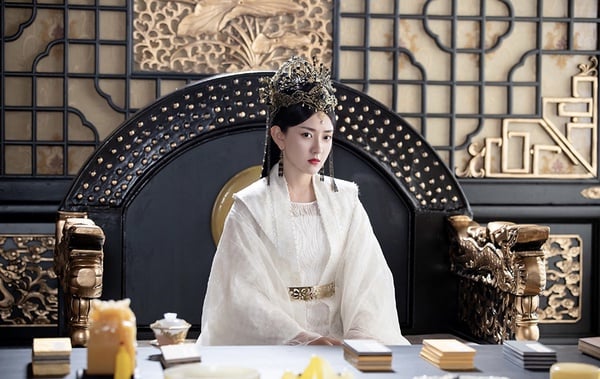 古裝劇9位女星演「女帝」！趙露思《且試天下》霸氣外露，袁冰妍《琉璃》腹黑陰狠
