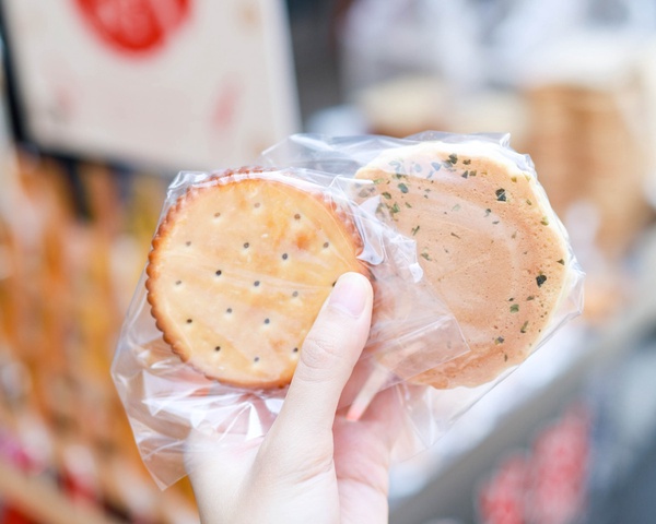 古早味小吃推薦！迪化街「純正麥芽餅」五種口味任君選擇、銅板價就能開吃