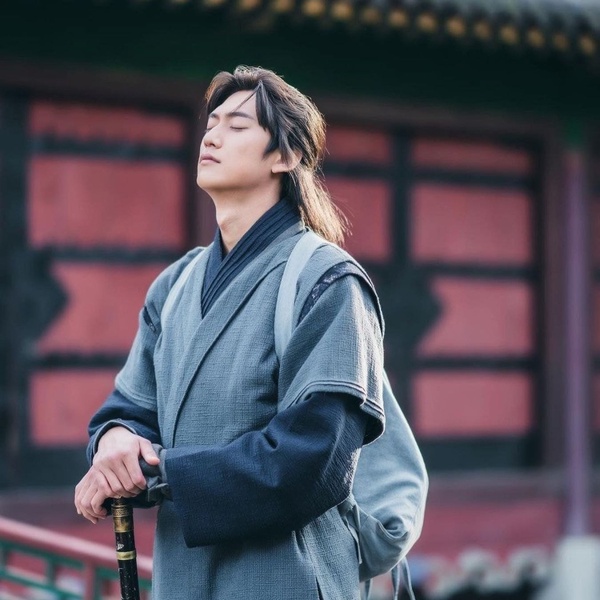 關於《魔咒的戀人》羅人友的7件事：不僅是Cube首位演員，還是戲劇綜藝專業「備胎」？