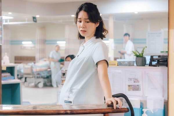 《村裡來了個暴走女外科》驚豔配角!朱軒洋是《天橋上的魔術師》阿派,她是《被害者》張孝全老婆