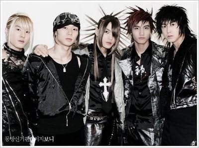 網議「離譜的韓團出道造型」!東方神起cosplay賽亞人?EXO畫滿臉超驚悚!NCT也被點名