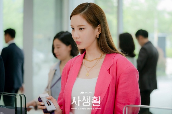 徐玄出演戲劇造型盤點！《魔咒的戀人》女巫扮相絕美，《解禁男女》OL造型好性感