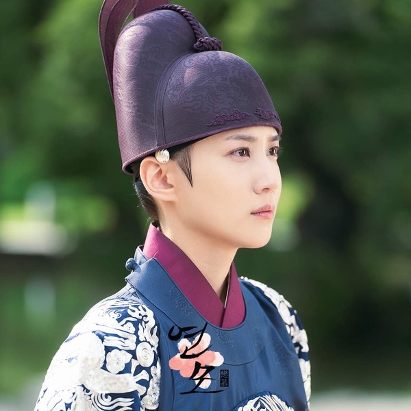 8部「女扮男裝」韓劇推薦:《雲畫的月光》超深情,《咖啡王子一號店》經典難超越!