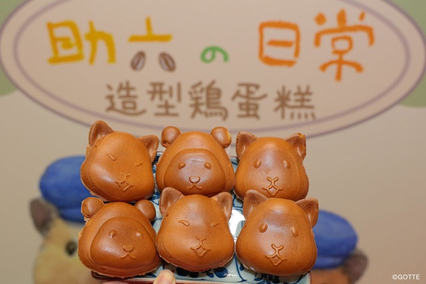 《助六の日常》快閃店登場！獨家販售助六造型雞蛋糕，1米高「助六立體公仔」必打卡