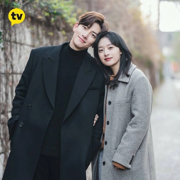 擁有「百搭體質」的韓國女星！徐玄振、韓志旼搭年下無違和，金智媛、朴寶英和誰都好配