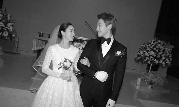 明星清新婚紗盤點!張娜拉款設計超顯瘦、李孝利婚紗三千有找,原來澎澎裙已不是主流