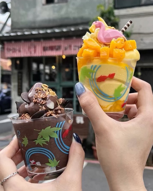最美霜淇淋店在大稻埕！「昭和浪漫洗滌屋」新開幕，老宅咖啡廳成網美打卡點