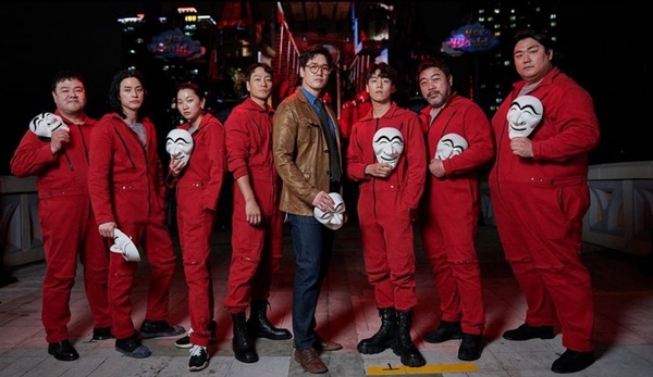 Netflix《紙房子：韓國篇》5個彩蛋細節！「河回面具」隱喻階級對抗，「東京&amp;柏林」取名都有玄機！