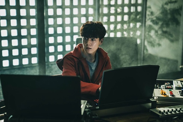 Netflix《紙房子：韓國篇》5個彩蛋細節！「河回面具」隱喻階級對抗，「東京&amp;柏林」取名都有玄機！