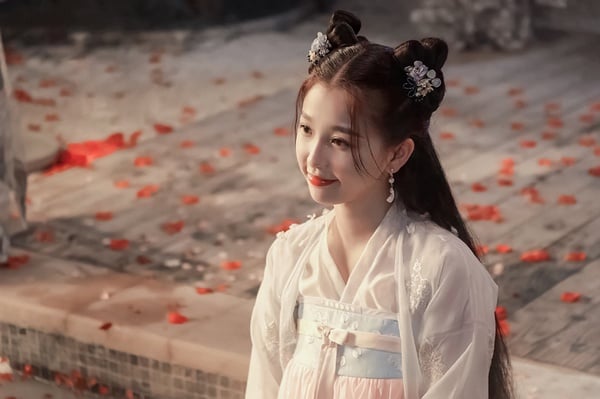 10位女星2022新拍「古裝角色」！楊冪《狐妖小紅娘》再演狐狸，趙麗穎《與鳳行》變魔王