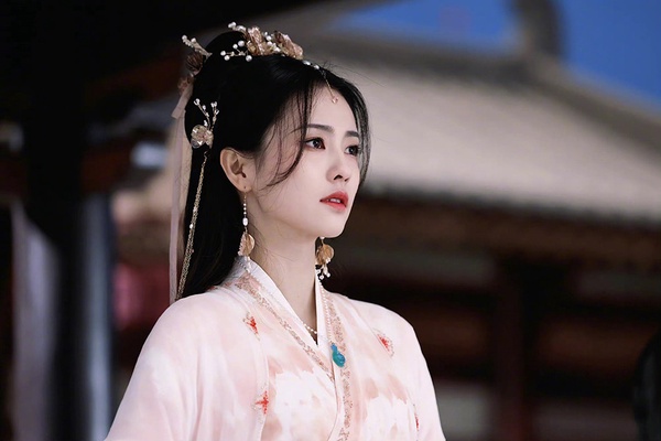 黃薇指導造型的「古裝女主」2:《長月燼明》白鹿