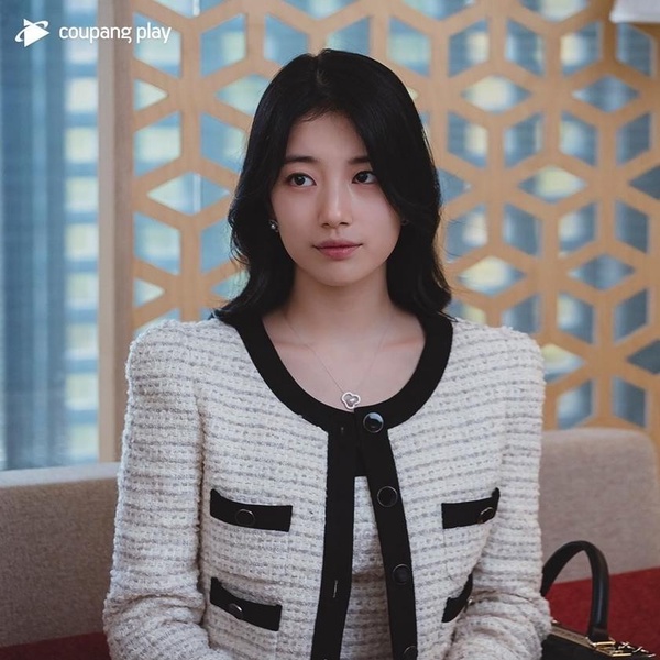 「造型超搶眼」韓劇女主!《安娜》秀智婚紗美翻,《夏娃》徐睿知這套被吐嘈「像蠶蛹」