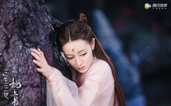 迪麗熱巴主演陸劇收視紀錄TOP9！《枕上書》網播量高達96.2億，《與君》創優酷歷史紀錄