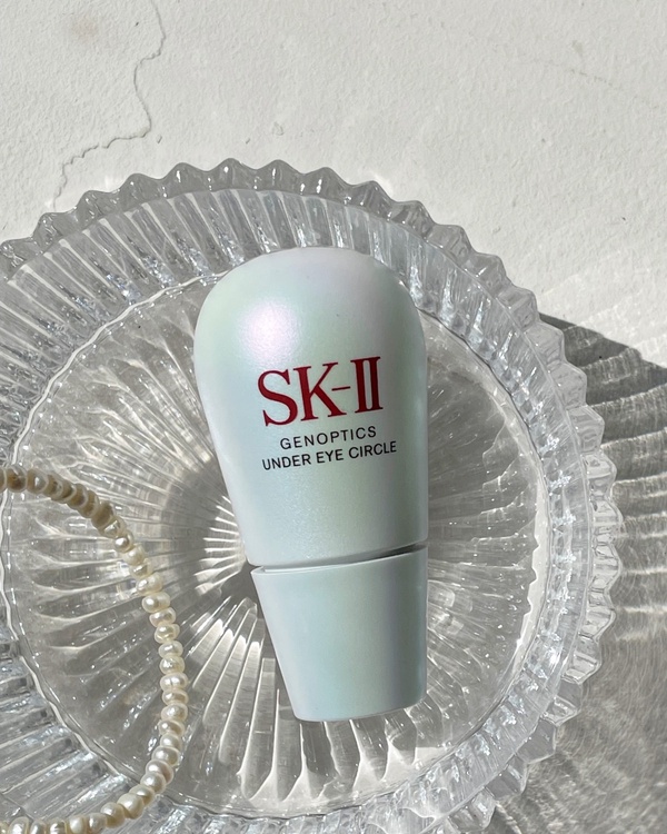 【編輯實測】2022眼部精華評比！雅詩蘭黛消水腫，NARS、YSL有感撫紋，這款輕盈零油膩