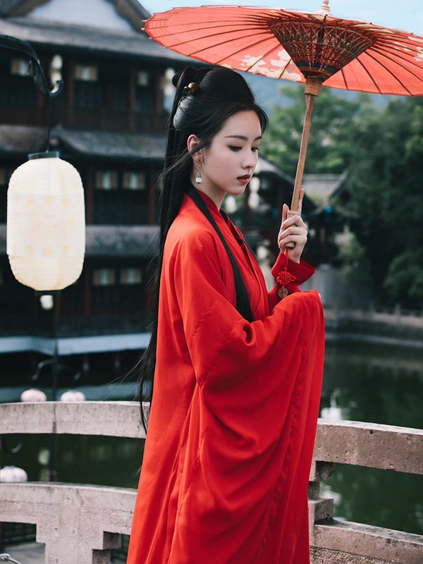 人氣演員又回去演「配角」4：陳都靈《蓮花樓》給成毅做配