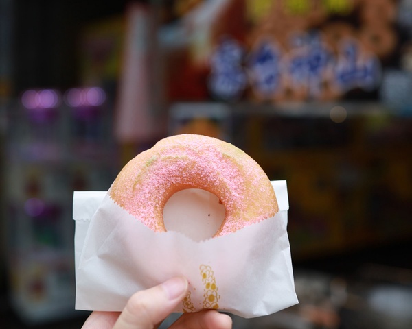 宜蘭小吃推薦!彩色小米甜甜圈「伊瑪蘭」草莓、抹茶、可可口味都有