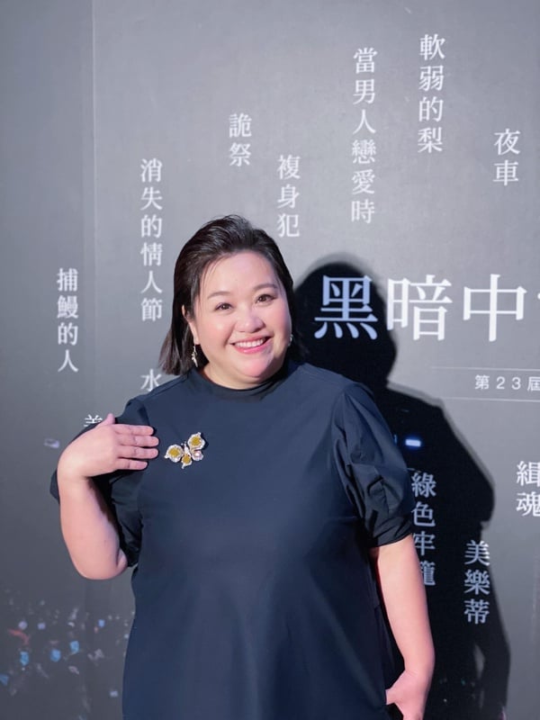 原來她們是千金！黃嘉千家境優渥，F.I.R主唱是泰山集團千金，她家公司市值超過300億！