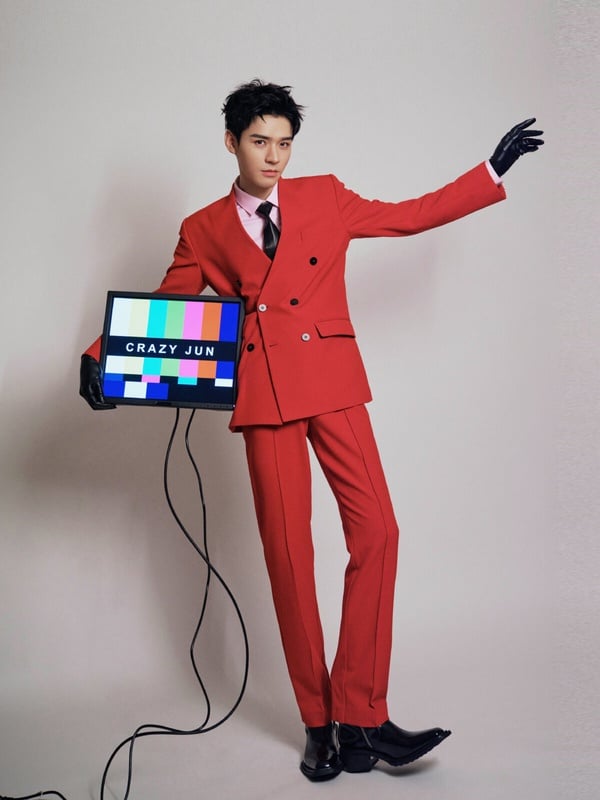 網議「身材比例最好」男星TOP 9！張若昀、肖戰上榜，龔俊肩寬腿長比例太優越