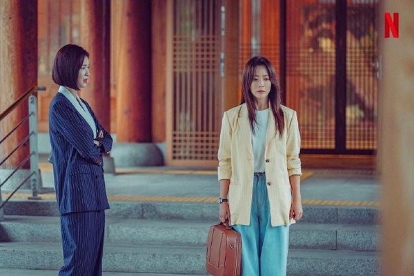 Netflix韓劇《再婚上流》6大看點！金喜善回歸，《我的上流世界》李賢旭再演渣男？