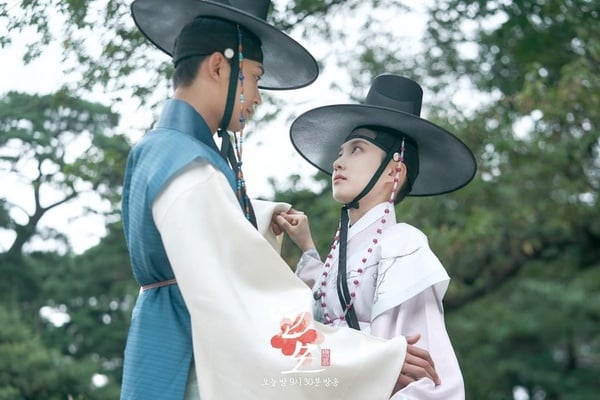 《禹英禑》朴恩斌搭檔的8位男星！三搭俞承豪甜翻，搭李帝勳組「古裝CP」超有氛圍感！