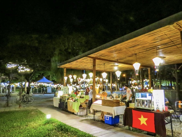 台東絕美夜景|台東8大夜間景點特搜:鐵花村音樂聚落慢市集