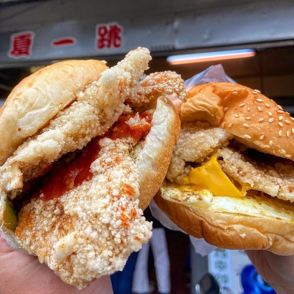 新竹8間銅板小吃推薦！廟口鴨香飯、薯霸早餐人氣必吃，再推隱藏版冰品「多謝綿綿冰」