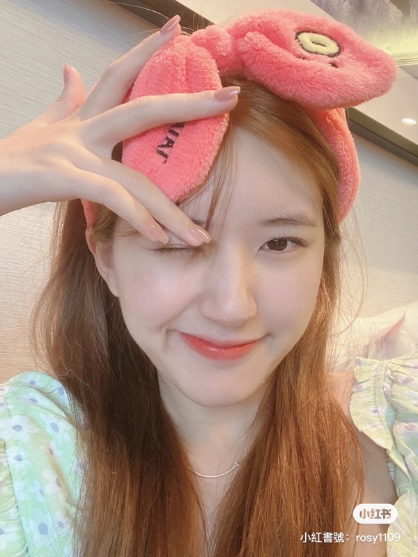 女星同款美甲圖鑑!趙露思最愛裸色、熱巴單鑽美甲超仙,Jessica這款耐看又超百搭